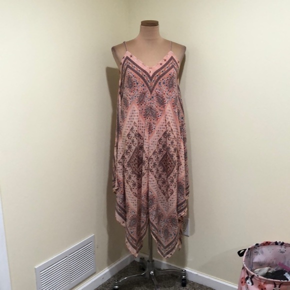 Francesca’s Collection Midi Dress Size Medium Peach Pink Scarf Print - Picture 2 of 7
